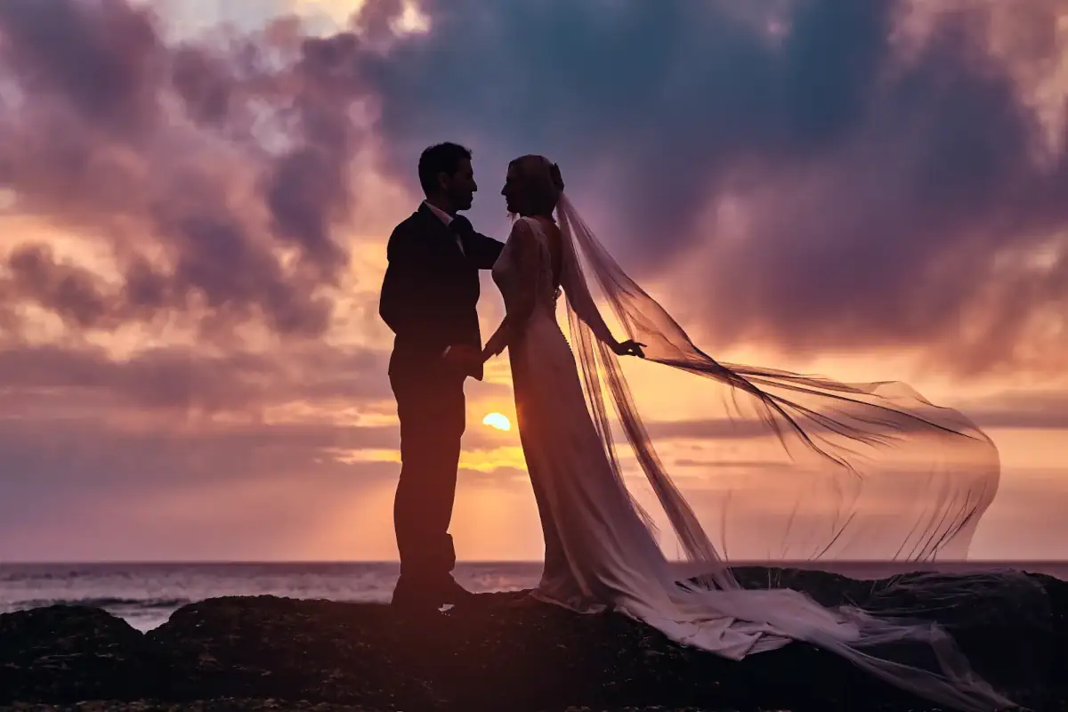 Matrimonio civil elegante fuera de la municipalidad en Perú